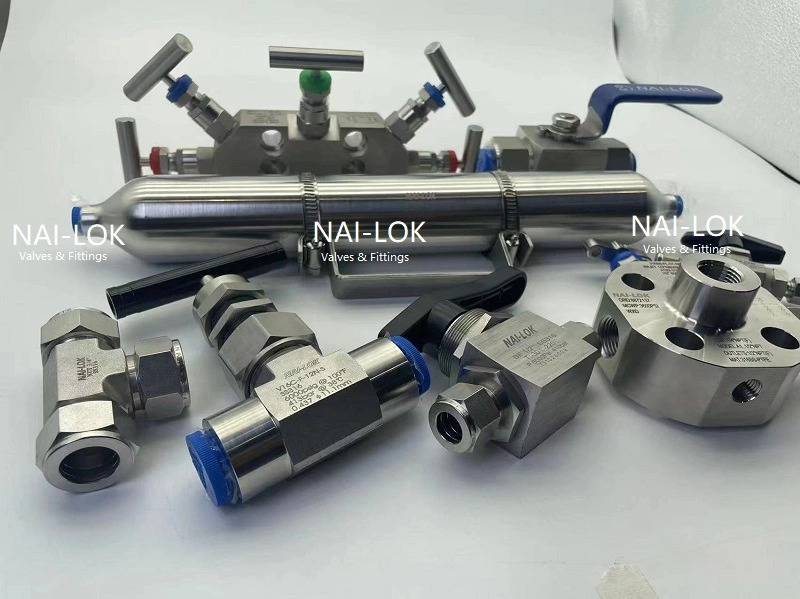 Nai-Lok Stainless Steel 5 Valve Manifold Direct Mounting Pipe to Flange